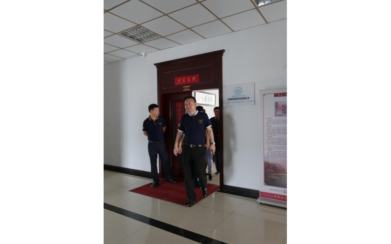 熱烈歡迎岳湛先生蒞臨我司指導(dǎo)工作